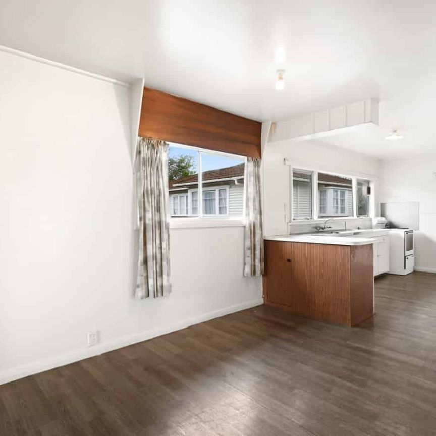 Spacious Four-Bedroom - Photo 1