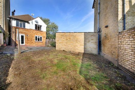 2 bedroom flat to rent - Photo 5