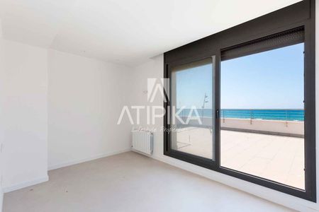 Espectacular vivienda en primera línea de mar en Castelldefels, Castelldefels - Photo 5