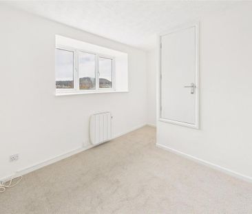 2 bedroom semi-detached house to rent - Photo 4