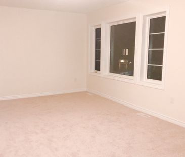 For Lease - 30 Deepwood Crescent, East Gwillimbury, Ontario - Photo 5