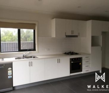 Modern Living Townhouse! - Photo 3