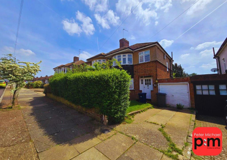 3 bedroom semi-detached house to rent - Photo 5