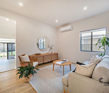 Newly renovated 3-bedroom coastal cottage - Photo 5