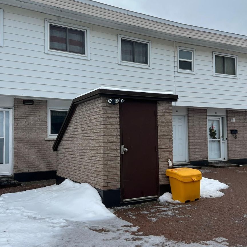 For Lease - 55 Hadley Circle, Bells Corners and South to Fallowfield, Ontario - Photo 1