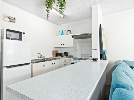 7/182 The Esplanade, Burleigh Heads QLD - Photo 3