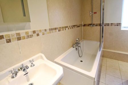 2 bedroom semi-detached house to rent - Photo 5