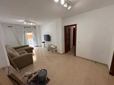 Spacious and functional 3 bedroom and 2 bathroom apartment for rent, ideal for those looking for comfort and good layout. - Photo 4
