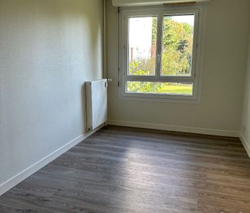 Location Appartement 3 pièces 71m² - Photo 5