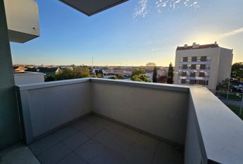 Furnished and equipped T0 flat next to Wisteria!