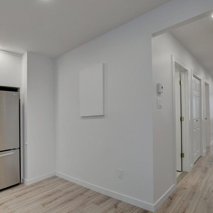 Superbe 5½ rénové 2023 – 3 chambres - Photo 1