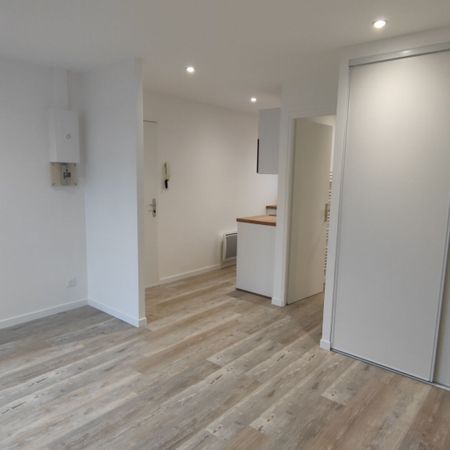 Location Appartement 1 pièce 23m² - Photo 4