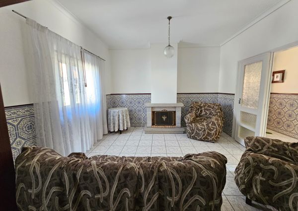 Floor 3 bedroom villa with suite located in Cacia!