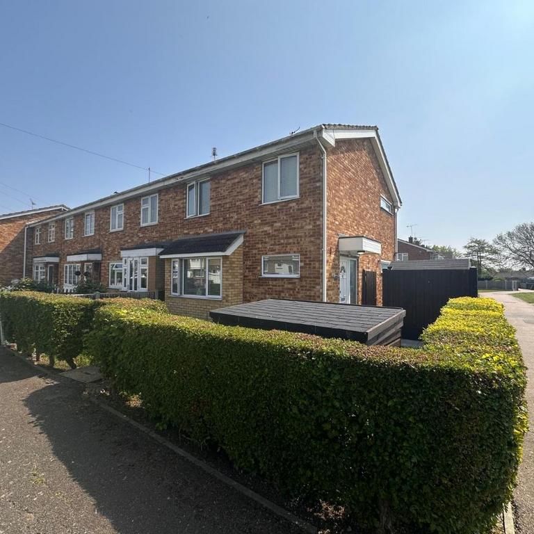 3 bedroom end of terrace house to rent - Photo 2