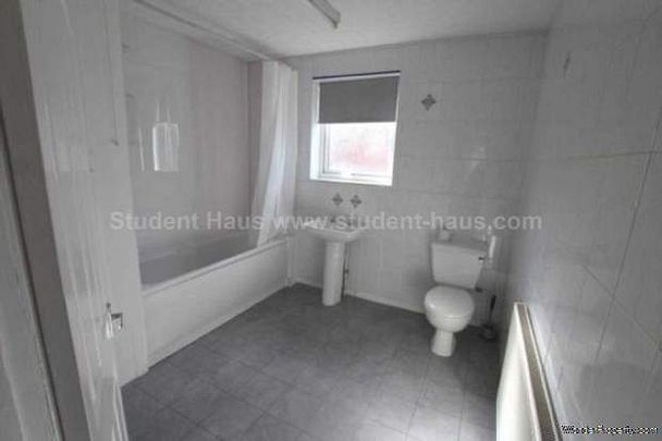 3 bedroom property to rent in Salford - Photo 1