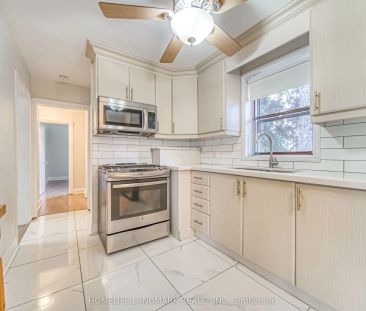 335 Cosburn Avenue #Main Floor - Photo 3