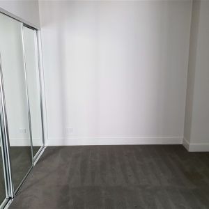 Unfurnished 1 Bedroom Apartment - walk to schools, bars/cafes, public transport and the Brisbane River - Photo 2
