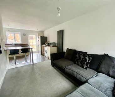 2 bedroom end of terrace house to rent - Photo 2