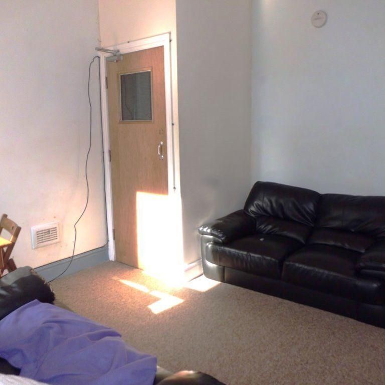 4 bedroom house to rent - Photo 1