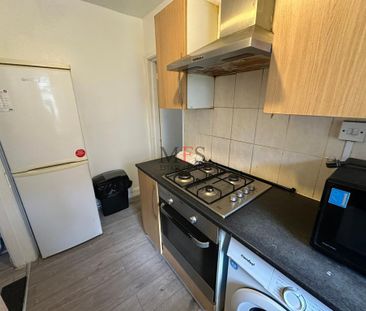 3 bedroom flat to rent - Photo 6