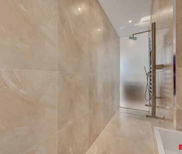 4 bedroom semi-detached house to rent - Photo 2