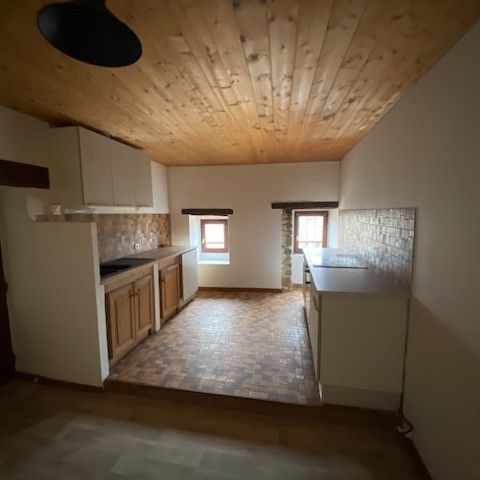 Appartement T2 à louer dans le centre du village de QUINTENAS ! - Photo 1