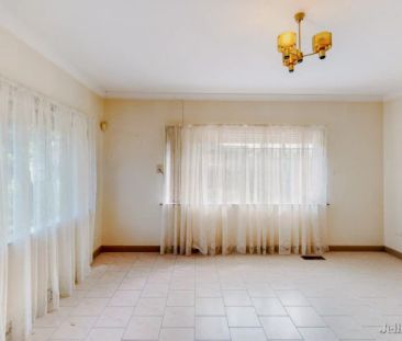 3 Bed, 1 Bath - Photo 5