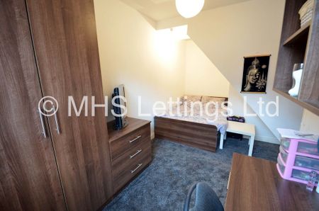 6 Bedroom Mid Terraced House for rent in Ashville Avenue - Photo 4