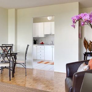 Riverton Park Apartments - Photo 2