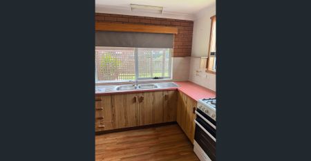 3 bedroom double garage - Photo 5