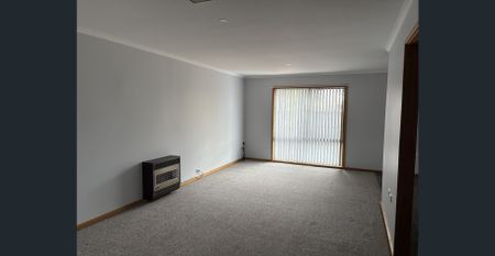 Neatly Maintained Family Home with Semi Open Plan Living and Outdoor Entertaining - Photo 2