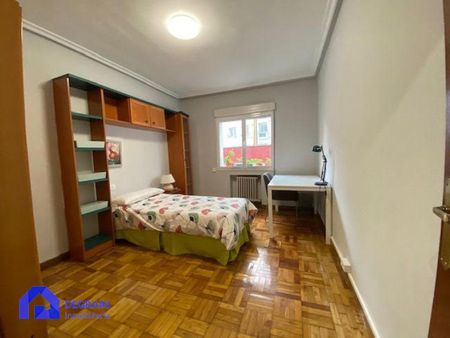 Alquiler de piso en Calle Pérez de la Sala - Foto 3