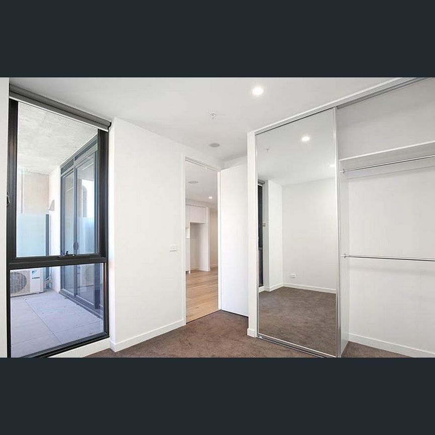 Stylish Apartment Living in the Heart of Brunswick - Photo 1