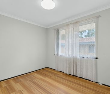 Stunningly renovated & ready now, heart of Victoria Park - Photo 4