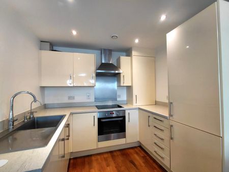 Aquarius Court, Edgware, London - Photo 5