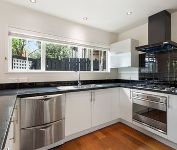 Unbeatable Location - Spacious Living - Photo 4