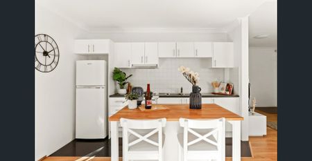 Style, Light and Location in a Courtyard Apartment - Photo 5