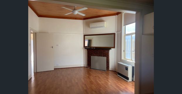 Spacious 3 Bedroom Home - Photo 1
