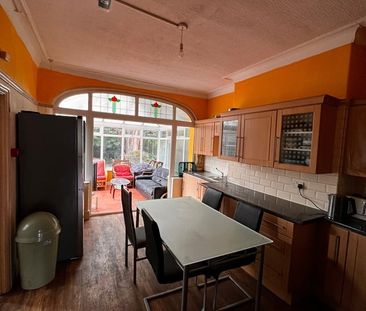 Room in a Shared House, Kedleston Avenue, M14 - Photo 1
