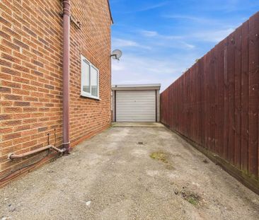 2 bedroom semi-detached house to rent - Photo 2