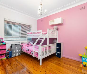 Family Home In Convenient Location! - Photo 5