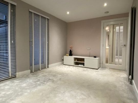 Park Avenue, Milngavie - Photo 1