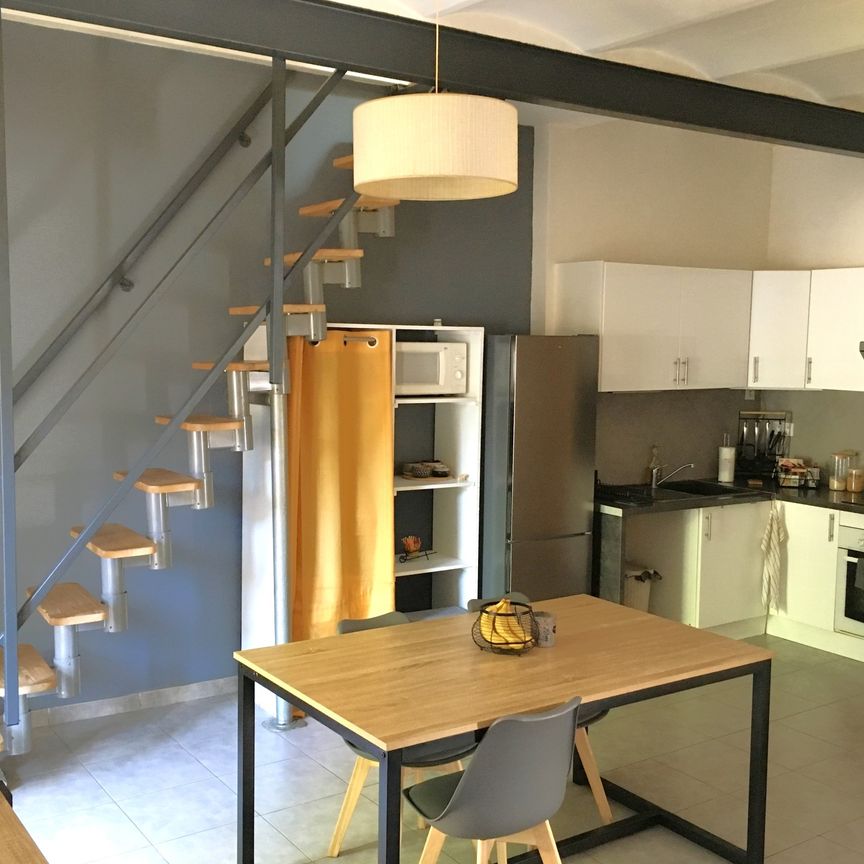 App meublé T2 60m2 au 1er étage en duplex - Photo 1