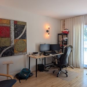 Superbe 4 1/2 Rénové Et Meublé - Photo 3