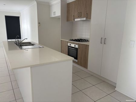 Spacious Family Living in Prime Urraween Location - Photo 5