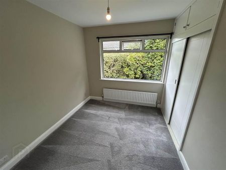 13 Carolsteen Park, Helens Bay, BT19 1JU - Photo 2