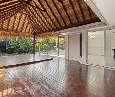 Resort style spacious 4-Bedroom ducted cooling air Family Home with... - Photo 1
