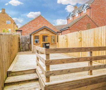 2 bed House - Mid Terrace To Let - Photo 4