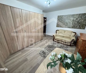 Apartament cu 3 camere, decomandat, 80mp, Zona Ultracentral - Fotografie 3