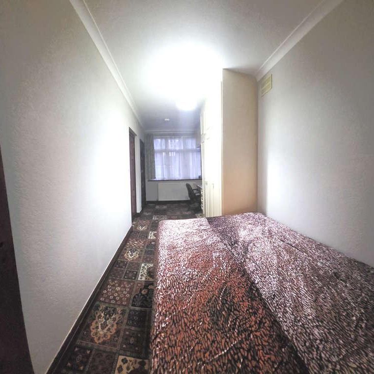 Shooters Avenue, HA3 - Photo 1